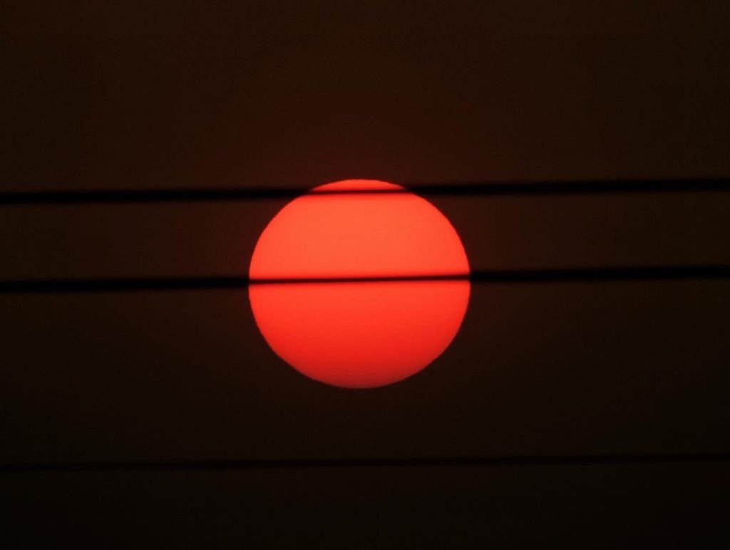 Fuego — Soles rojos y tormentas · 2021