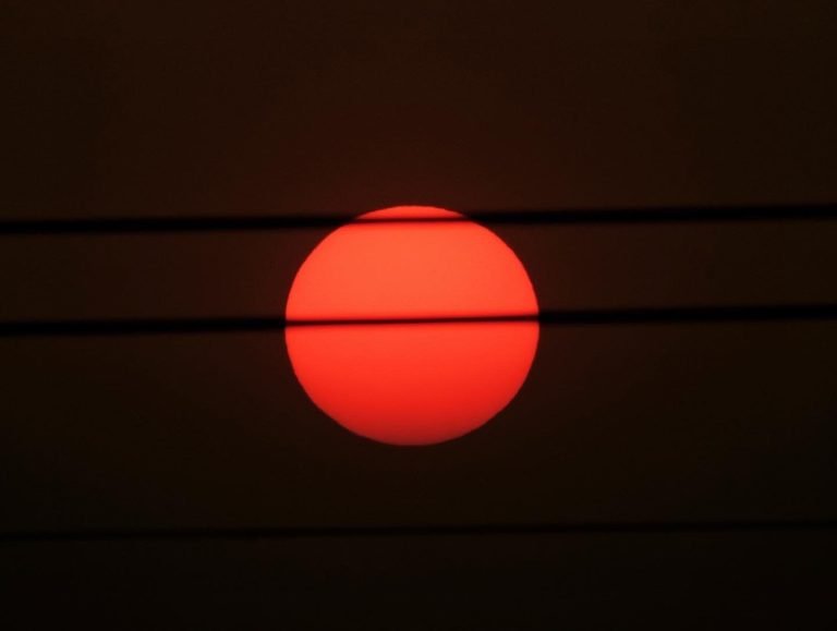 Fuego — Soles rojos y tormentas · 2021