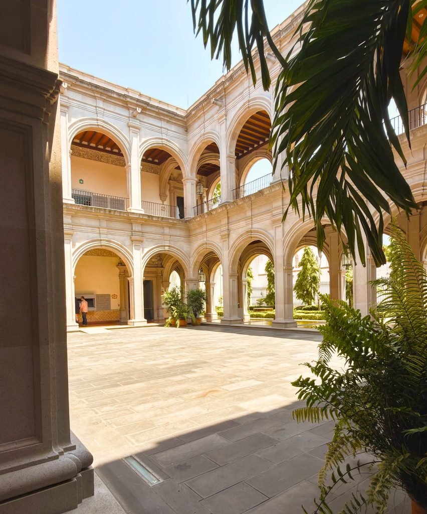 Patios y calles — Arquitectura · archivo