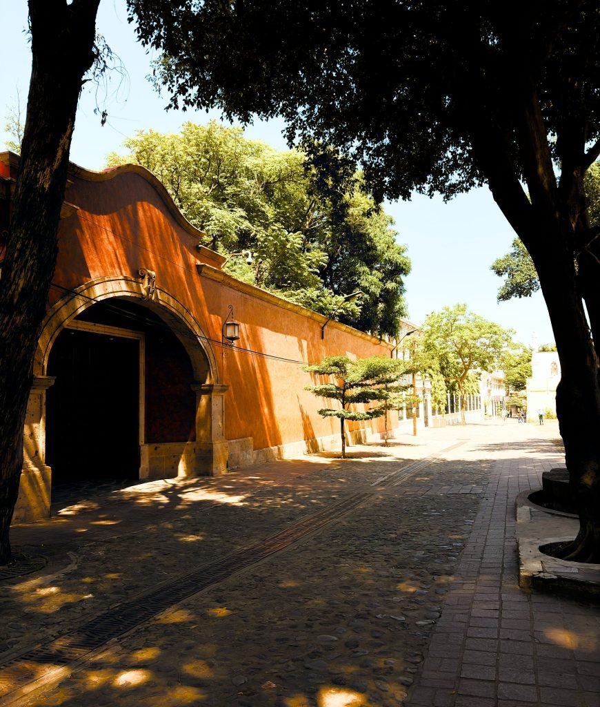 Patios y calles — Arquitectura · archivo